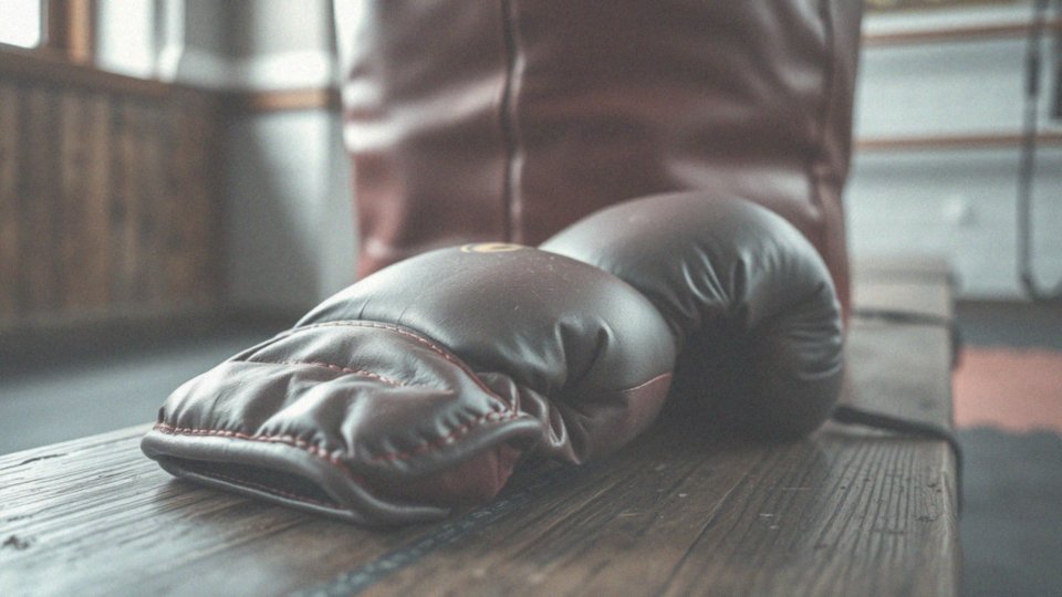 Co wpływa na komfort używania rękawic Muay Thai?
